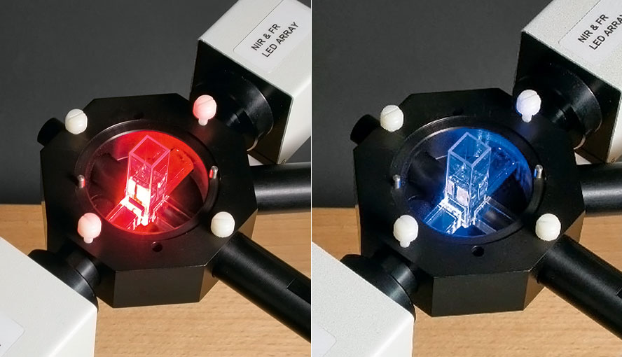 Close-up: Near infra-red emitter unit (DUAL-E, upper right corner in each picture) and detector unit (DUAL-DB or DR, lower left corner in each picture) connected to a special optical unit for measurement of suspensions (ED-101US/MD).
