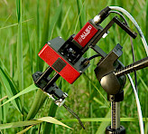 M-Series MINI version with IMAG-MIN/BK Leaf Holder mounted on tripod.