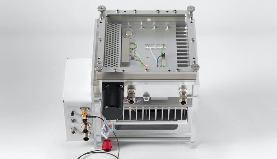 Gas-Exchange Chamber 3010-GWK1, top view showing sample area and sensors