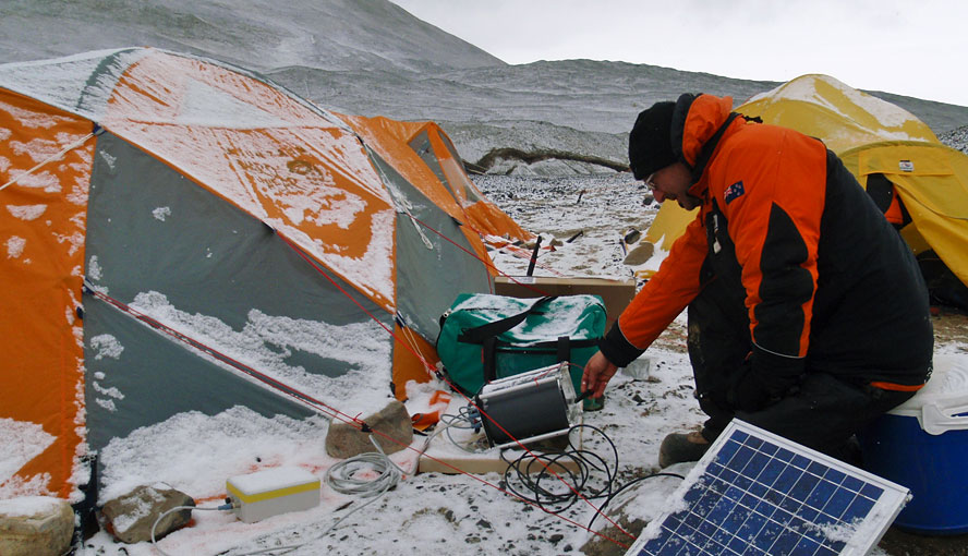 MONI-DA performance test: McMurdo Dry Valleys, Antarctica.Photography by courtesy of Rolf Gademann.