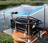 Buoy carrying a mobile phone/GPRS modem for continuous transmission of MONI-DA data which is powered by a solar panel (Limnological research base of the Technical University of Munich, headed by Prof. A. Melzer).