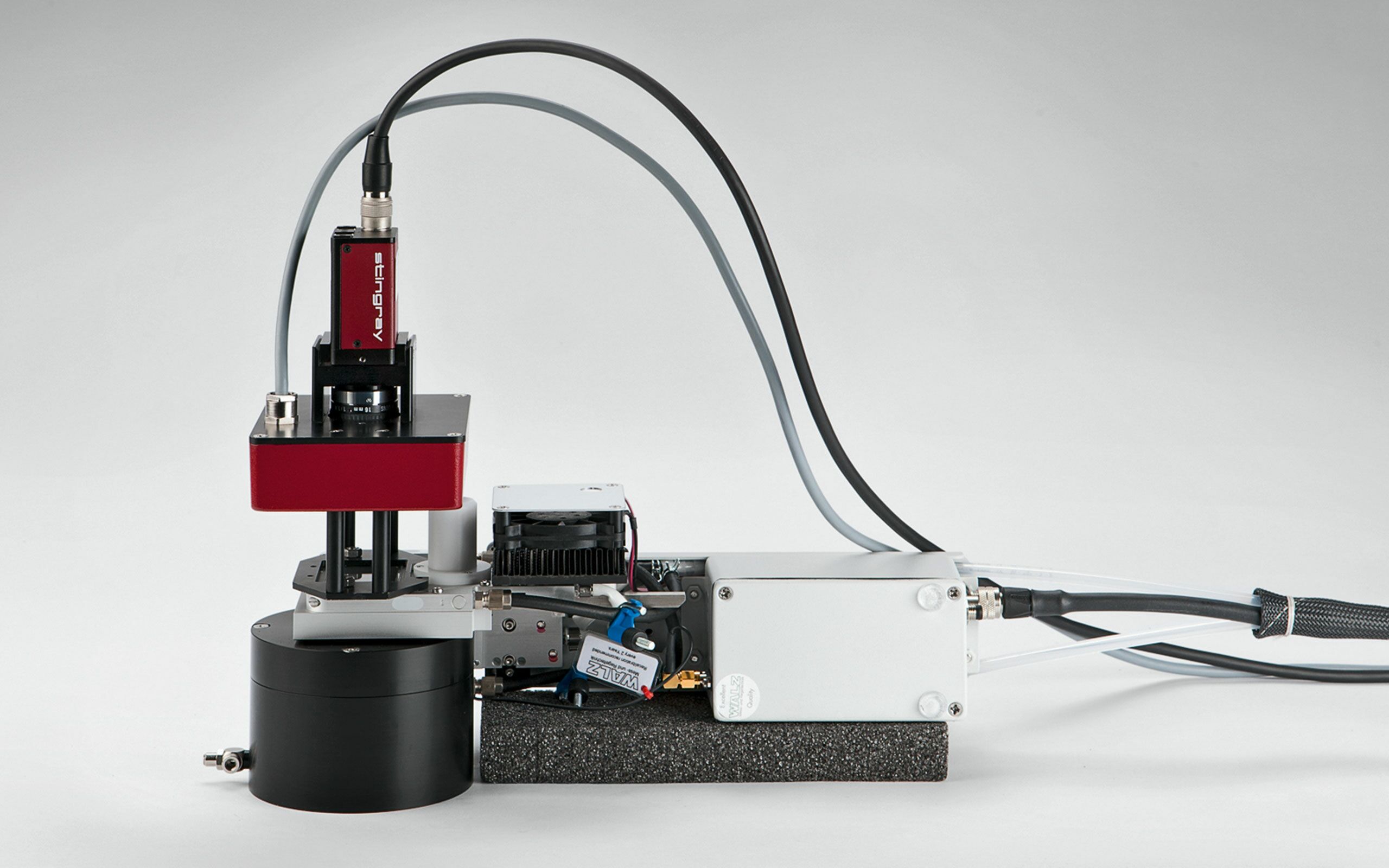 IMAGING-PAM MINI-Head connected to the Standard Measuring Head 3010-S modified with the Arabidopsis Chamber 3010-A