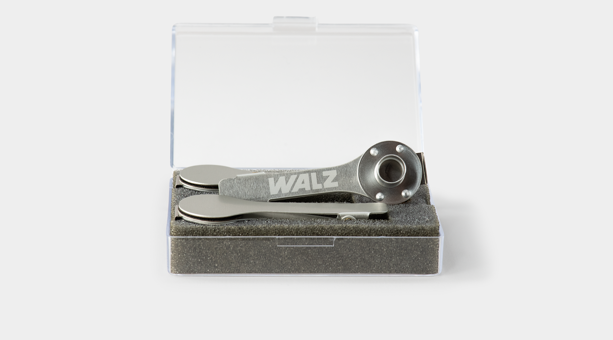 Set of three leaf clips for dark-acclimation in box