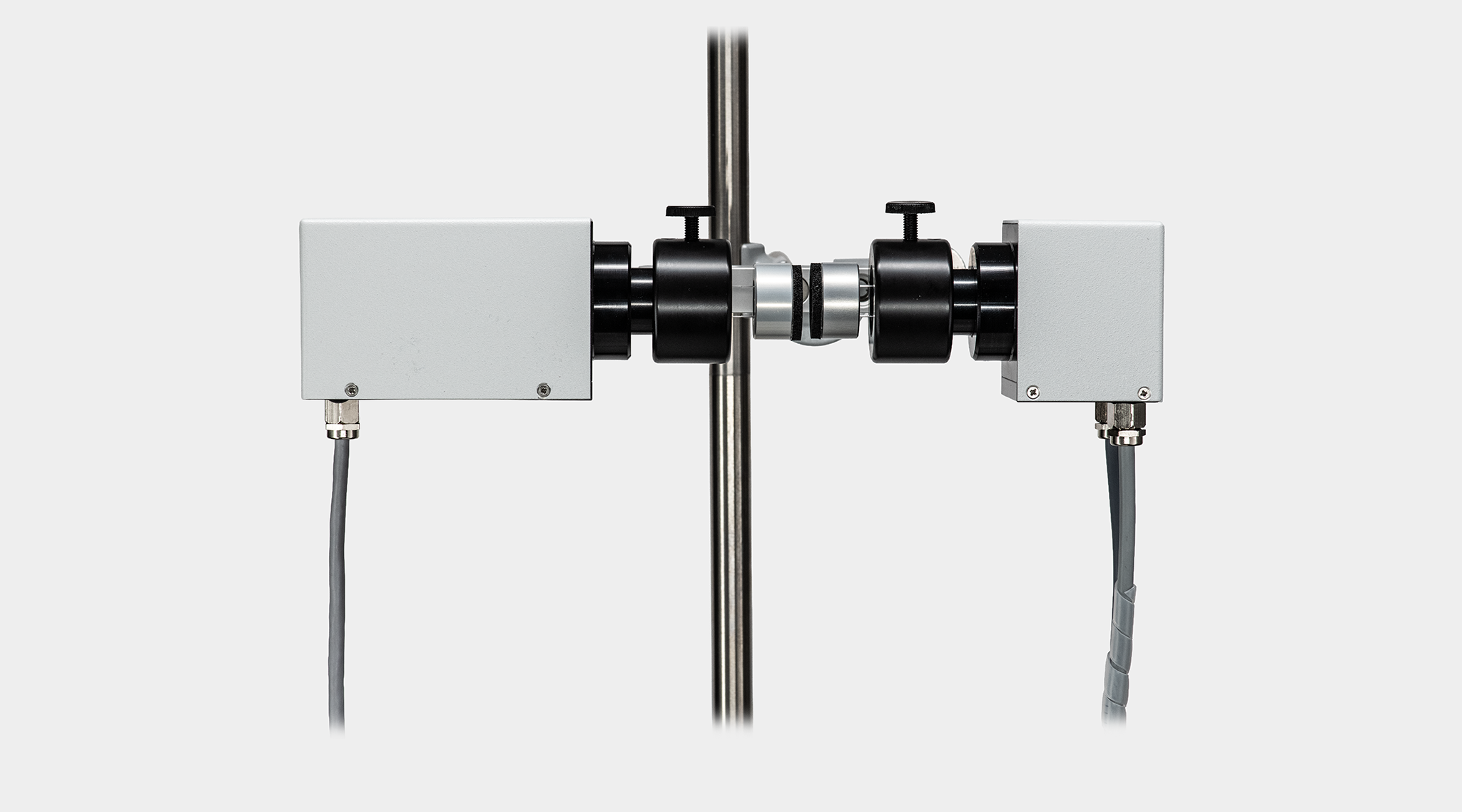 P515 Emitter and Detector heads with leaf sample for measuring electrochromic band shift and proton motive force in the 500–550 nm range